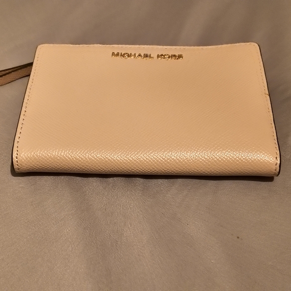 Michael Kors Pink Wallet - Picture 3 of 7
